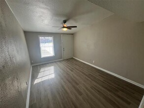607 E Miller Rd Garland, TX 75041 photo 5