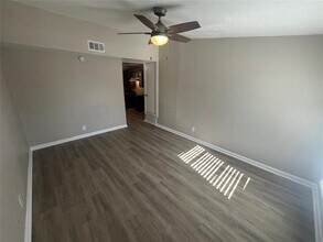 607 E Miller Rd Garland, TX 75041 photo 4