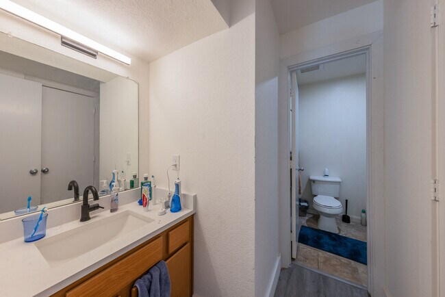 2818 Rio Grande St Austin, TX 78705 photo 3