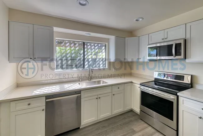 404 San Marin Dr Novato, CA 94945 photo 4