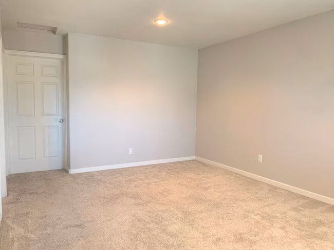 1028 S 30th St San Diego, CA 92113 photo 3