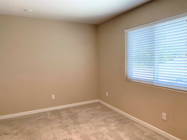 1028 S 30th St San Diego, CA 92113 photo 5