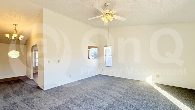 6437 West Monte Cristo Avenue, Glendale, AZ 85306 photo 3