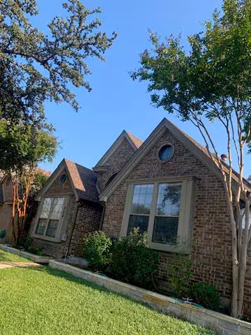 304 Cimarron Trail, Irving, TX 75063 photo 2