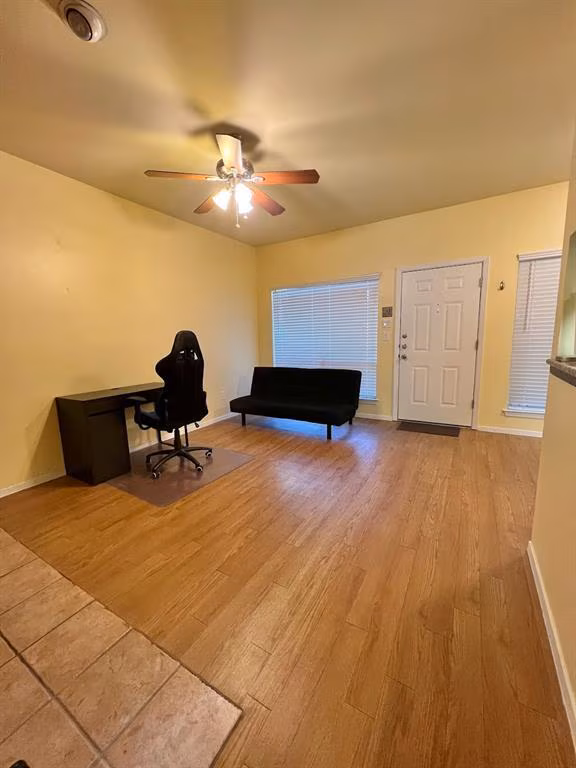 908 Poplar St Austin, TX 78705 photo 5