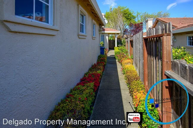 355 Columbia Cir Benicia, CA 94510 photo 2
