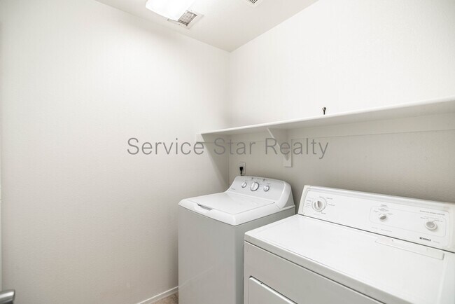 4510 E Verbena Dr photo 4
