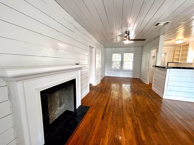 1305 Lorrain St - Unit C Austin, TX 78703 photo 4