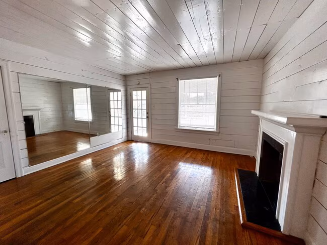 1305 Lorrain St - Unit C Austin, TX 78703 photo 5