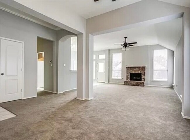 8401 Greenfield Drive, Frisco, TX 75035 photo 5