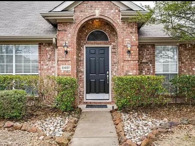 8401 Greenfield Drive, Frisco, TX 75035 photo 2