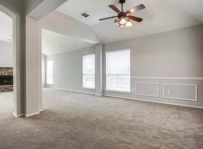8401 Greenfield Drive, Frisco, TX 75035 photo 3