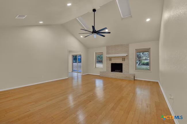 1260 Flaming Oak Dr New Braunfels, TX 78132 photo 4