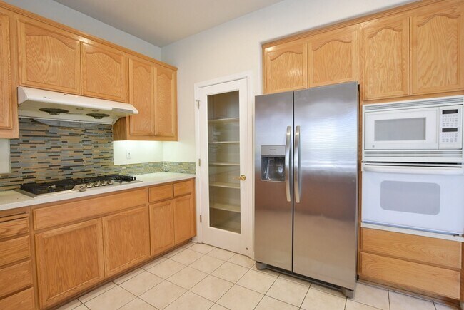 1395 Legend Court, San Jose, CA 95131 photo 4
