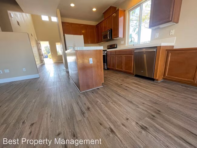 10 Leila Ct photo 4