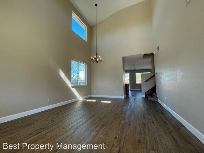 10 Leila Ct photo 2