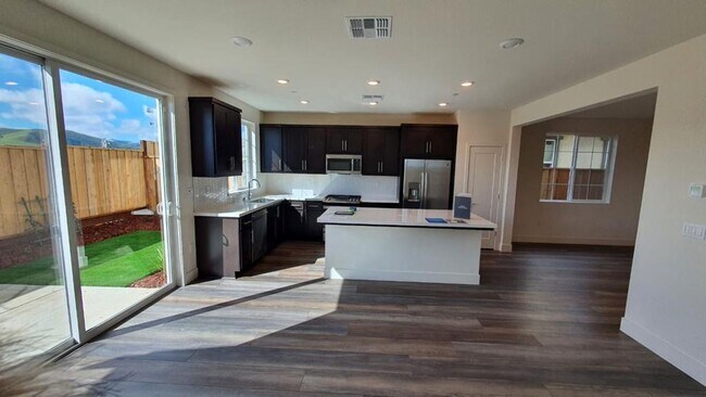 1832 French Wy Tracy, CA 95377 photo 5