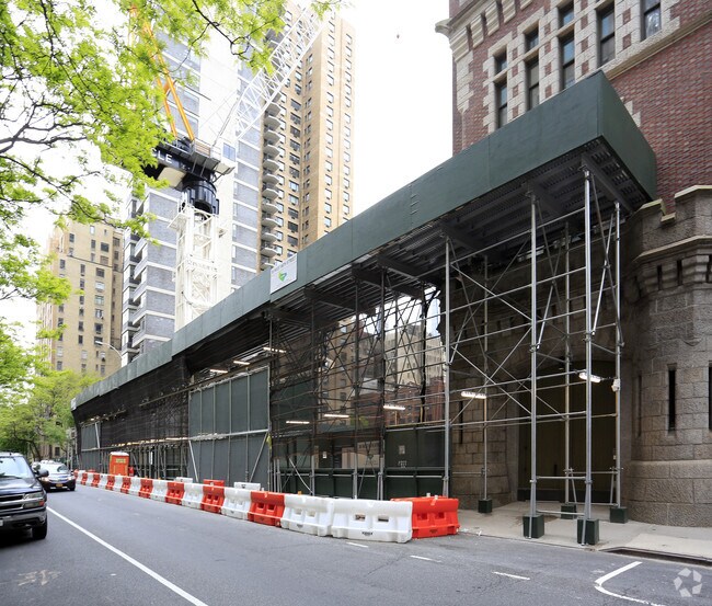 50 W 66th St New York, NY 10023 photo 2