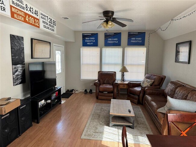 2115 E 18th St Austin, TX 78702 photo 3