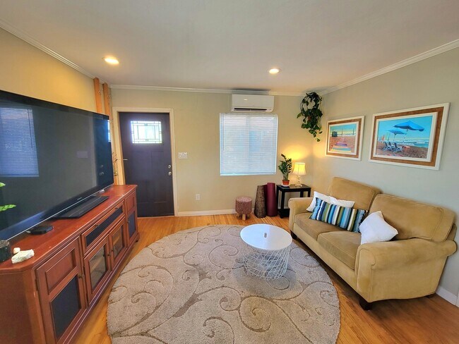 4749 Niagara Ave San Diego, CA 92107 photo 3