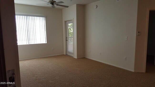 110 W Bell Rd Phoenix, AZ 85023 photo 3