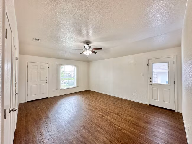 3805 John Chisholm Loop Killeen, TX 76542 photo 5