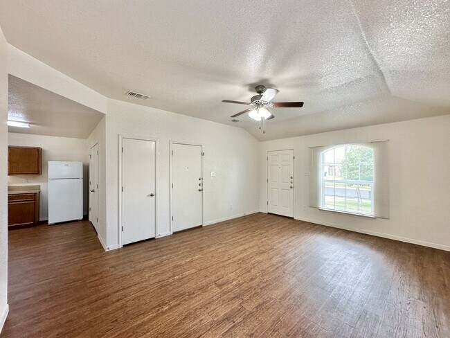 3805 John Chisholm Loop Killeen, TX 76542 photo 4