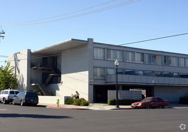 Broadway Apartments photo 4