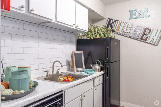 Harvest Hill Apartments photo 3