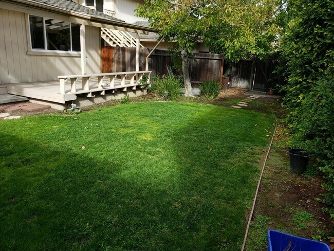 10190 Pasadena Ave Cupertino, CA 95014 photo 2