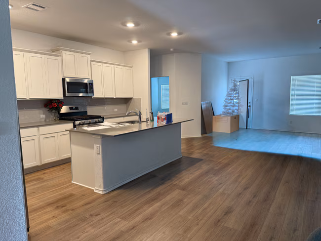 404 Golden Grove Pkwy San Marcos, TX 78666 photo 3