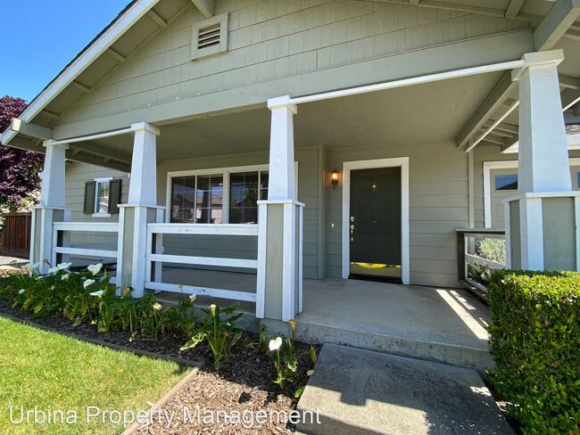 1818 Foxboro St, Petaluma (Single Family) photo 2