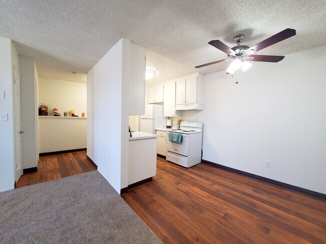 Westwood Apartments photo 4