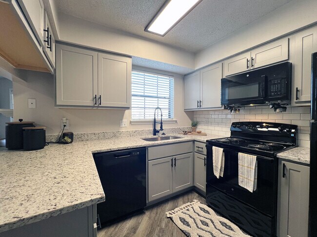 Ashwood Park Apartments photo 2