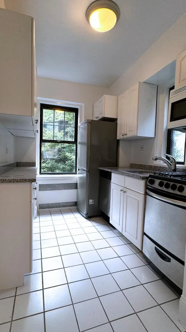 95 Christopher St New York, NY 10014 photo 4