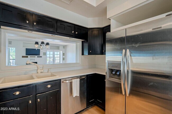 2921 E Keim Dr Phoenix, AZ 85016 photo 5