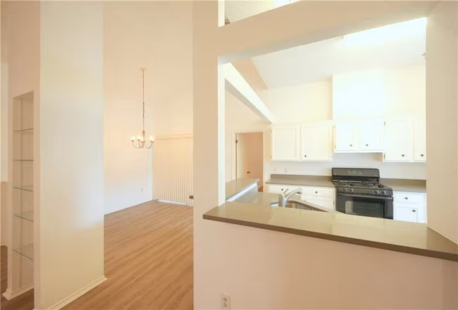 8200 Cahill Dr Austin, TX 78729 photo 5