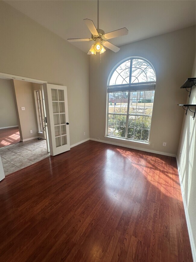 4742 Parkhaven Dr Garland, TX 75043 photo 5