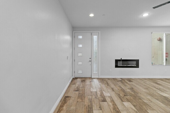 1742 East Cheery Lynn Road, Phoenix, AZ 85016 photo 3