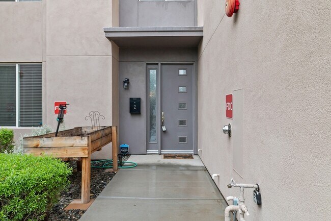 1742 East Cheery Lynn Road, Phoenix, AZ 85016 photo 2
