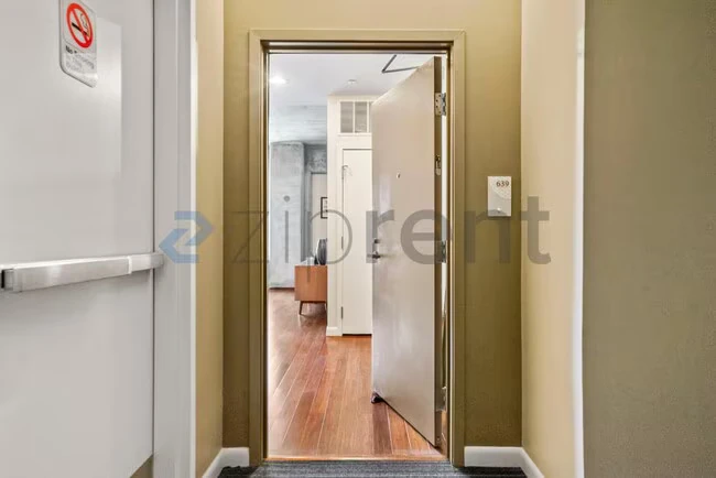 Unit 639 photo 3