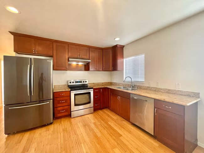 5503 5th Ave NE Seattle, WA 98105 photo 3