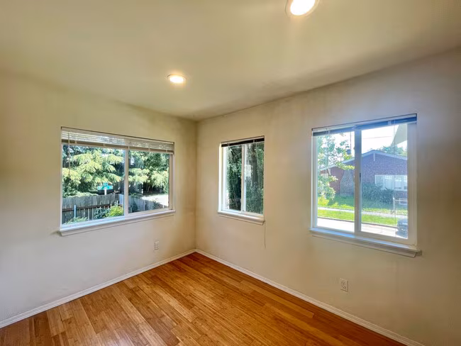 5503 5th Ave NE Seattle, WA 98105 photo 5