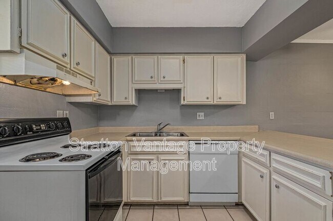 810 E Colter St Phoenix, AZ 85014 photo 3