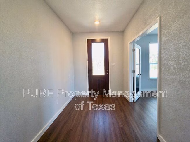 1005 Estes Park, Taylor, TX 76574 photo 3