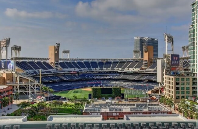 877 Island Ave San Diego, CA 92101 photo 2