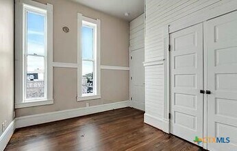 202 N LBJ Dr San Marcos, TX 78666 photo 4