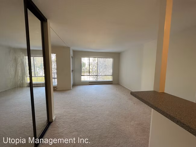 Large 1BR/1BA With Lots of Storage at Watergate by the bay photo 3