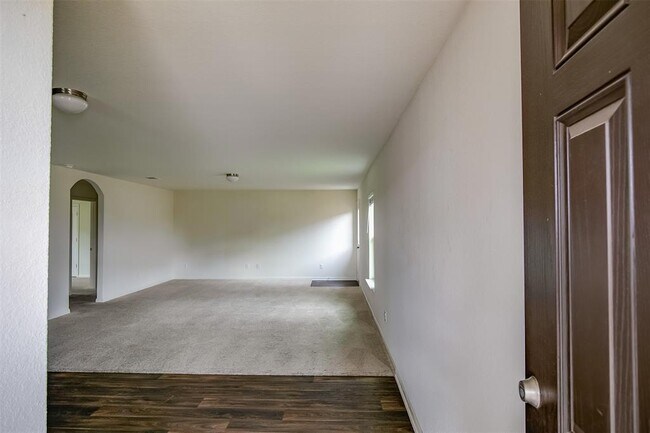 149 Proclamation Avenue, Liberty Hill, TX 78642 photo 2