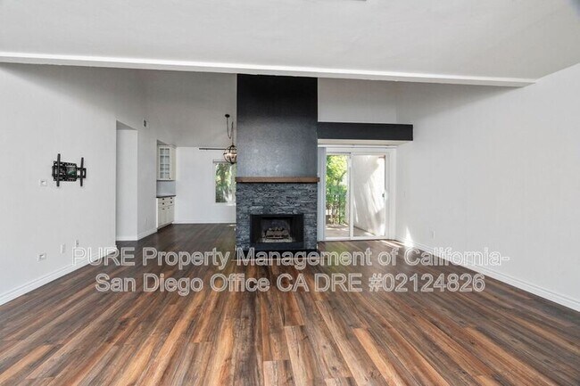 2000 S Escondido Blvd Escondido, CA 92025 photo 3